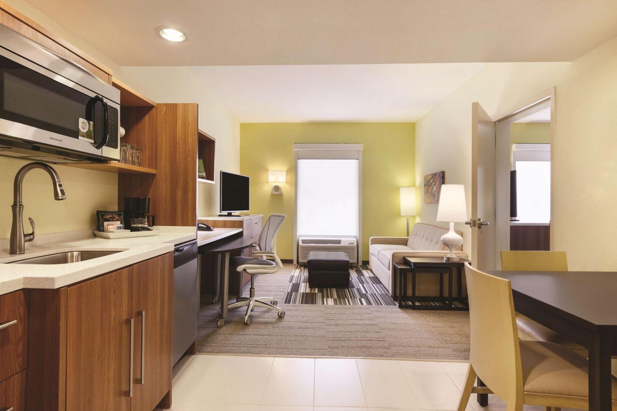 Home2 Suites By Hilton College Station Exterior photo